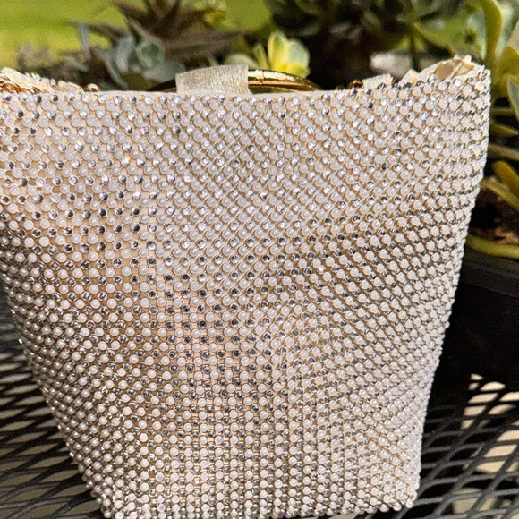 NEW without tags Elegant Gold Beaded & Gold Handbag - Picture 7 of 13